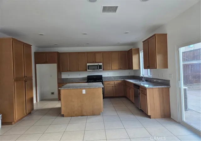 Photo 3 of Single family home for sale at 10266 Susan, Hesperia, CA 92345 | MLS# WS26195342 | Listing updated on 2026-09-14