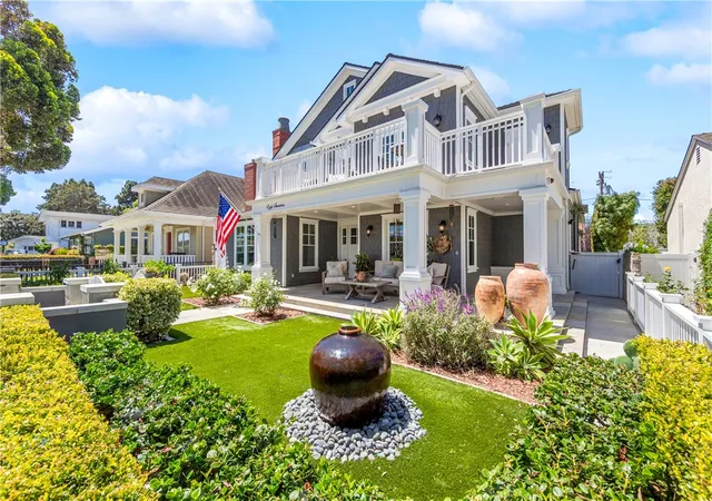 Photo 2 of Single family home for sale at 817 Main St, Huntington Beach, CA 92648 | MLS# OC26192773 | Listing updated on 2026-10-01