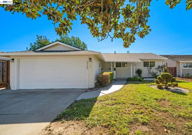 Photo 4 of Single family home for sale at 35185 Cabrillo Dr, Fremont, CA 94536 | MLS# 41147332 | Listing updated on 2026-09-16