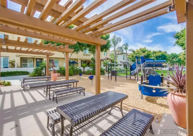 Photo 2 of Townhouse for sale at 1672 Puffin #3, Chula Vista, CA 91913 | MLS# 260021895SD | Listing updated on 2026-09-14