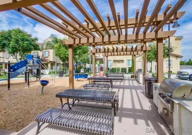 Photo 3 of Townhouse for sale at 1672 Puffin #3, Chula Vista, CA 91913 | MLS# 260021895SD | Listing updated on 2026-09-14