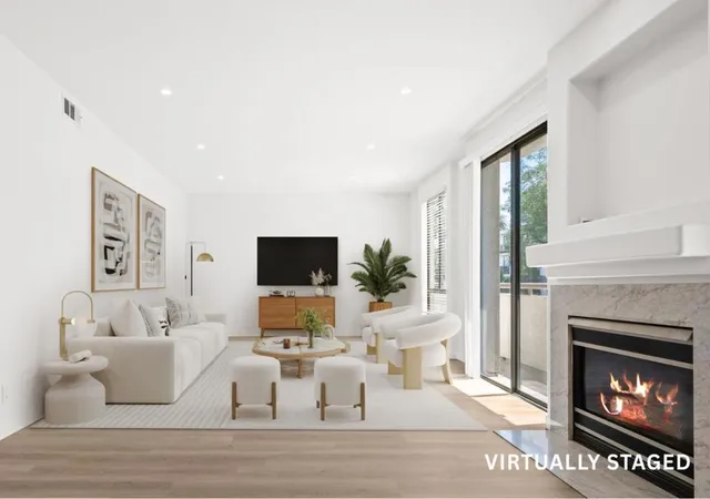 Photo 4 of Condo for sale at 910 S Bedford St #102, Los Angeles, CA 90035 | MLS# ML82060260 | Listing updated on 2026-09-15