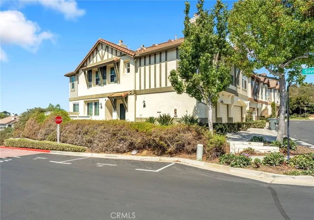 Photo 3 of Condo for sale at 402 Bay Berry Pl, Encinitas, CA 92024 | MLS# LG26195398 | Listing updated on 2026-09-15