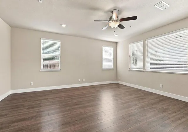 Photo 4 of Single family home for sale at 10068 Carinata Dr, Elk Grove, CA 95757 | MLS# ML82058871 | Listing updated on 2026-09-15