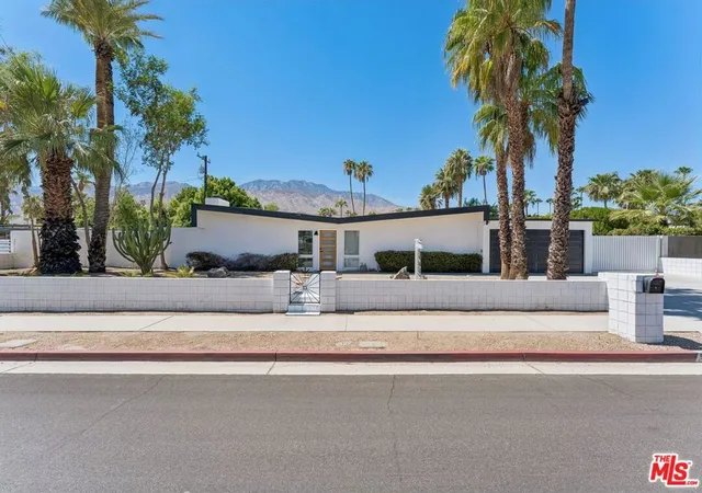 Photo 1 of Single family home for sale at 547 N Farrell Dr, Palm Springs, CA 92262 | MLS# 26984549 | Listing updated on 2026-10-01