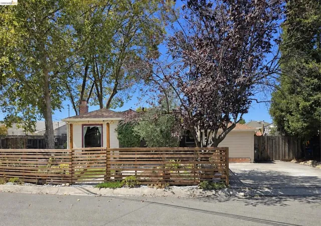 Photo 3 of Single family home for sale at 21367 Rizzo Ave, Castro Valley, CA 94546 | MLS# 41147368 | Listing updated on 2026-09-19