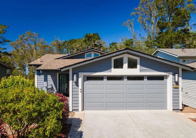 Photo 2 of Single family home for sale at 523 El Granada Blvd, El Granada, CA 94019 | MLS# ML82060285 | Listing updated on 2026-09-16