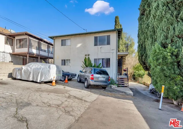 Listing Photo 4 - Condo for sale in building located at 2241 Ewing St, Los Angeles, CA 90039