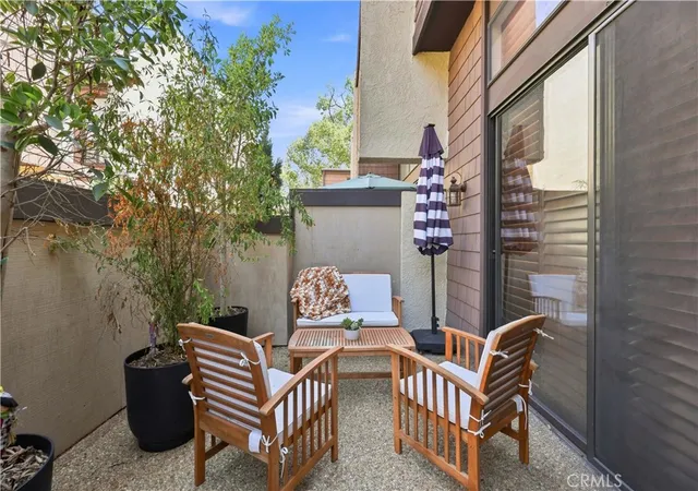 Photo 3 of Townhouse for sale at 1349 N Columbus #4, Glendale, CA 91202 | MLS# SR26195679 | Listing updated on 2026-09-14