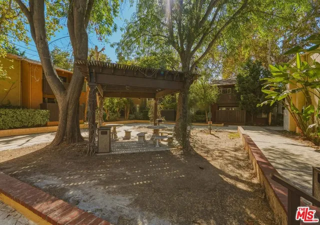 Photo 4 of Condo for sale at 18350 Hatteras St #250, Tarzana, CA 91356 | MLS# 26984889 | Listing updated on 2026-09-15