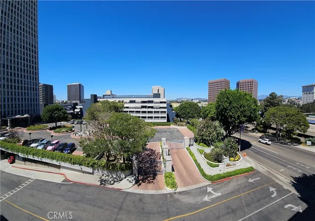 Photo 2 of Condo for sale at 121 S Hope St #428, Los Angeles, CA 90012 | MLS# SR26196012 | Listing updated on 2026-09-14