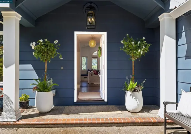 Photo 3 of Single family home for sale at 71 Scenic Dr, Orinda, CA 94563 | MLS# 41147403 | Listing updated on 2026-09-14