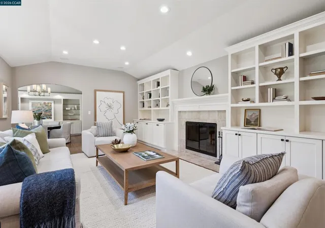 Photo 4 of Single family home for sale at 71 Scenic Dr, Orinda, CA 94563 | MLS# 41147403 | Listing updated on 2026-09-14