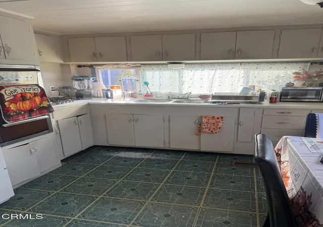 Photo 3 of Manufactured home for sale at 250 E Pleasant Valley Rd #99, Oxnard, CA 93033 | MLS# V1-38608 | Listing updated on 2026-09-14