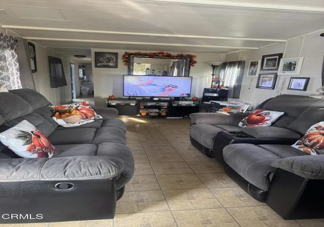 Photo 4 of Manufactured home for sale at 250 E Pleasant Valley Rd #99, Oxnard, CA 93033 | MLS# V1-38608 | Listing updated on 2026-09-14