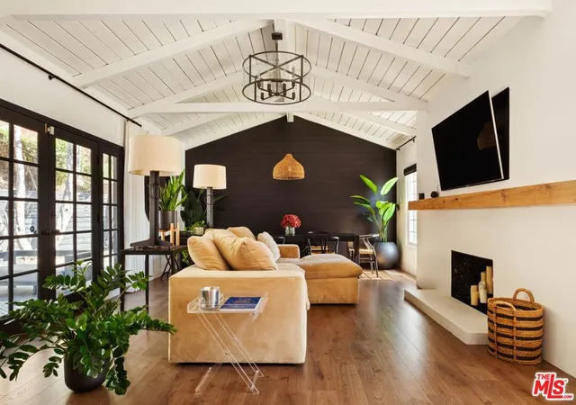 Photo 3 of Single family home for sale at 4550 S Mullen Ave, View Park, CA 90043 | MLS# 26985005 | Listing updated on 2026-09-15