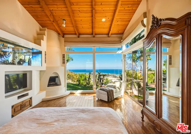 Photo 3 of Single family home for sale at 3400 Coast View Dr, Malibu, CA 90265 | MLS# 26970103 | Listing updated on 2026-09-15