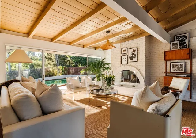 Photo 3 of Single family home for sale at 809 Broom Way, Los Angeles, CA 90049 | MLS# 26984865 | Listing updated on 2026-09-15