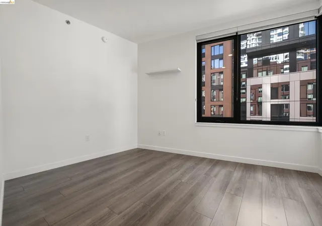 Listing Photo 5 - Condo for sale in building located at 285 Main St, San Francisco, CA 94105 - Unit #404