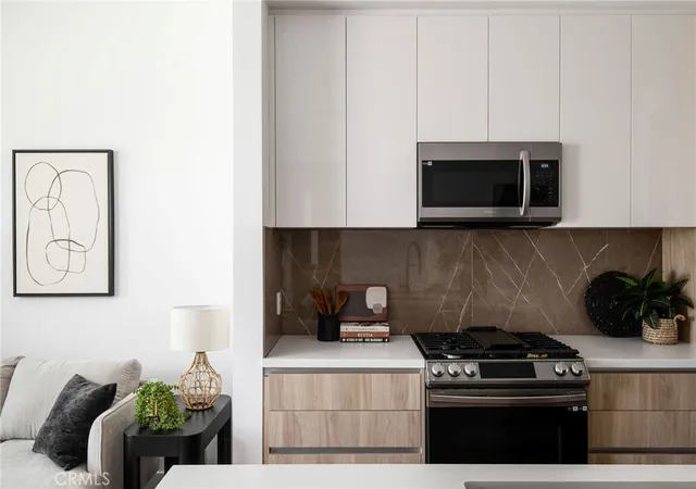 Photo 3 of Condo for sale at 118 Astronaut Ellison S Onizuka St #207, Los Angeles, CA 90012 | MLS# PF26196221 | Listing updated on 2026-09-14