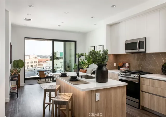 Photo 4 of Condo for sale at 118 Astronaut Ellison S Onizuka St #207, Los Angeles, CA 90012 | MLS# PF26196221 | Listing updated on 2026-09-14