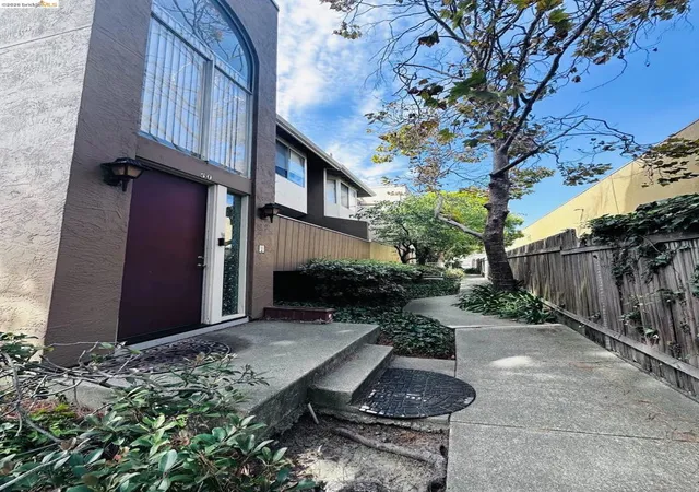 Photo 3 of Condo for sale at 2121 Vale Rd #50, San Pablo, CA 94806 | MLS# 41147436 | Listing updated on 2026-09-15