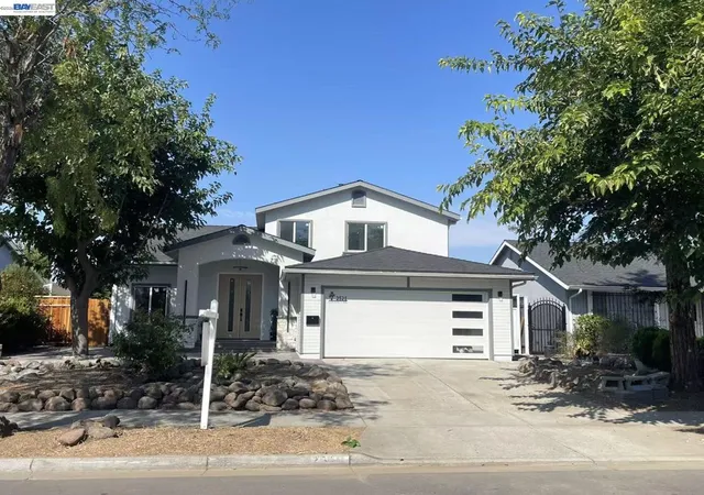 Photo 2 of Single family home for sale at 2521 Coconut Dr, San Jose, CA 95148 | MLS# 41147439 | Listing updated on 2026-09-15