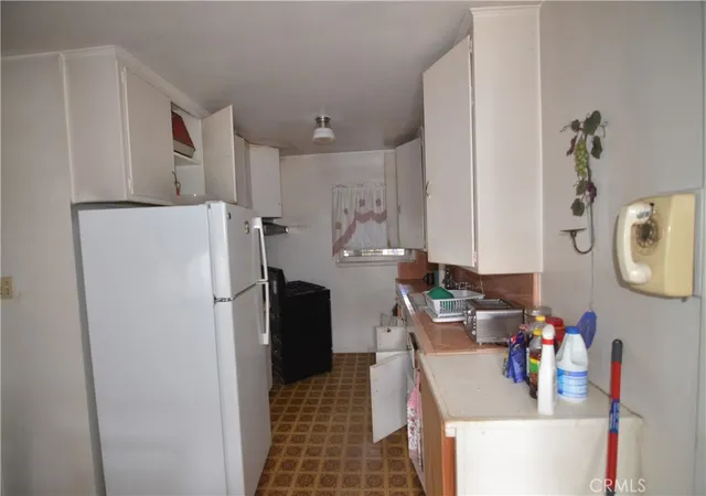Photo 2 of Sale Pending at 601 S Clymar, Compton, CA 90220 | MLS# SB26196338 | Listing updated on 2026-09-14