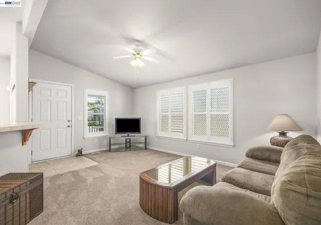 Photo 4 of Manufactured home for sale at 3263 Vineyard Ave, Pleasanton, CA 94566 | MLS# 41147448 | Listing updated on 2026-09-15