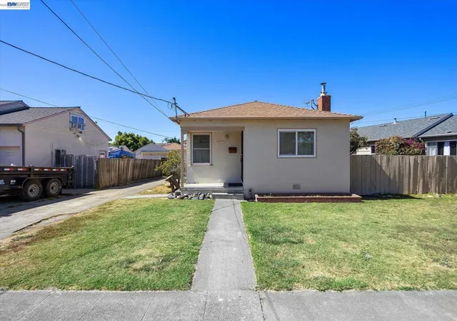 Photo 2 of Single family home for sale at 477 Cascade Rd, San Leandro, CA 94577 | MLS# 41147449 | Listing updated on 2026-09-15