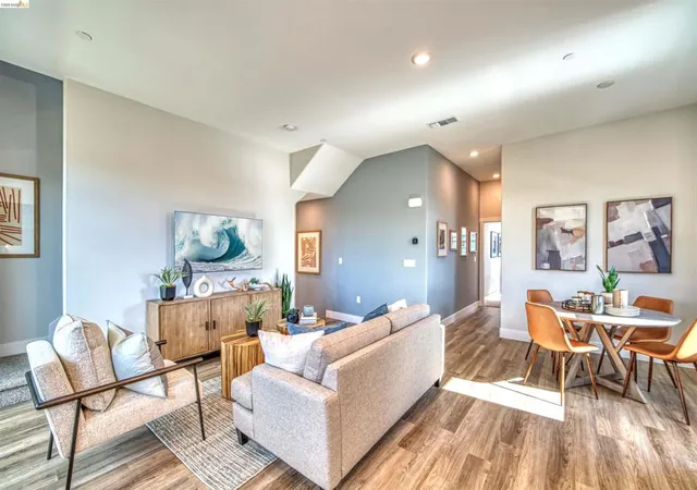 Photo 2 of Townhouse for sale at 28931 Parkridge Loop #81, Hayward, CA 94544 | MLS# 41147453 | Listing updated on 2026-09-15