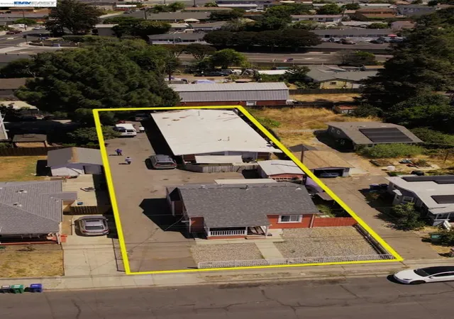 Listing Photo 4 - Condo for sale in building located at 24024 Park St, Hayward, CA 94541