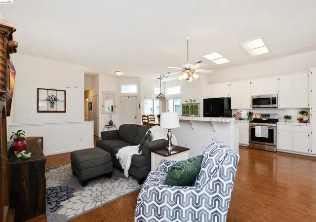 Photo 2 of Single family home for sale at 30 Winesap Dr, Brentwood, CA 94513 | MLS# 41147447 | Listing updated on 2026-09-15