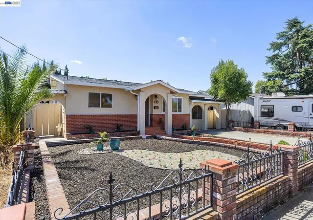 Photo 1 of Single family home for sale at 855 Olivina Ave, Livermore, CA 94551 | MLS# 41147456 | Listing updated on 2026-09-15