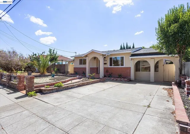 Photo 2 of Single family home for sale at 855 Olivina Ave, Livermore, CA 94551 | MLS# 41147456 | Listing updated on 2026-09-15