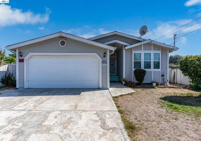 Photo 3 of Single family home for sale at 628 S 17th Street, Richmond, CA 94804 | MLS# 41147465 | Listing updated on 2026-09-15