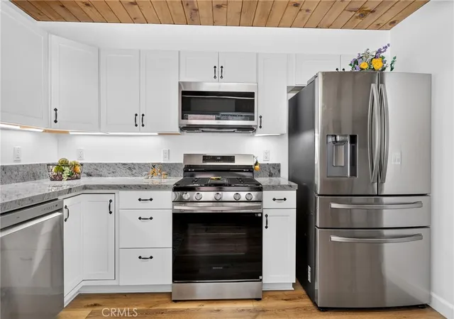 Photo 2 of Single family home for sale at 33007 Lone Pine, Running Springs, CA 92382 | MLS# SW26182226 | Listing updated on 2026-09-14