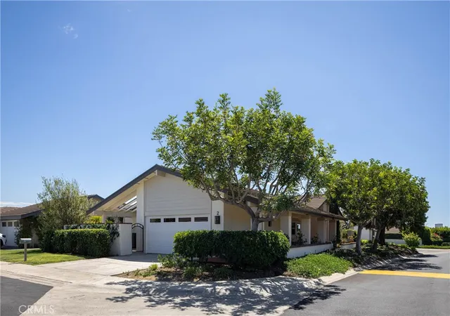 Photo 1 of Single family home for sale at 2 Shoal Dr, Corona Del Mar, CA 92625 | MLS# OC26196398 | Listing updated on 2026-09-17