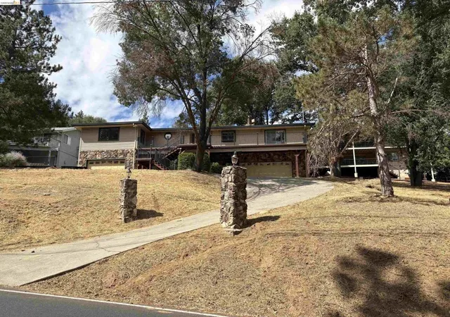 Photo 2 of Single family home for sale at 20059 Pleasant View Dr, Groveland, CA 95321 | MLS# 41147474 | Listing updated on 2026-09-15
