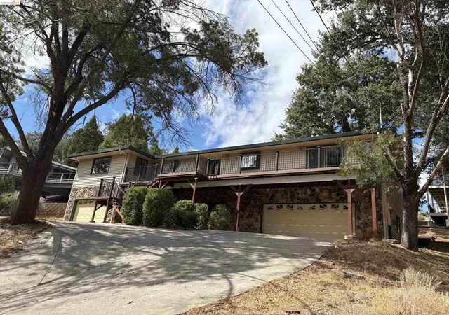 Photo 3 of Single family home for sale at 20059 Pleasant View Dr, Groveland, CA 95321 | MLS# 41147474 | Listing updated on 2026-09-15