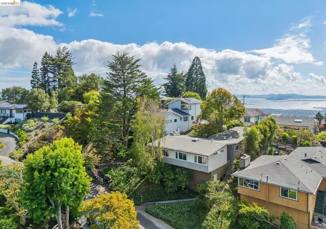 Photo 2 of Single family home for sale at 1024 Overlook Rd, Berkeley, CA 94708 | MLS# 41147484 | Listing updated on 2026-09-16