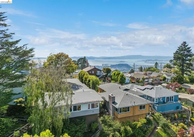 Photo 3 of Single family home for sale at 1024 Overlook Rd, Berkeley, CA 94708 | MLS# 41147484 | Listing updated on 2026-09-16