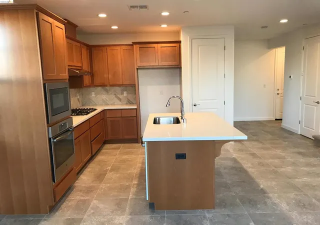 Photo 3 of Single family home for sale at 739 Jennifer St, Brentwood, CA 94513 | MLS# 41147485 | Listing updated on 2026-09-15