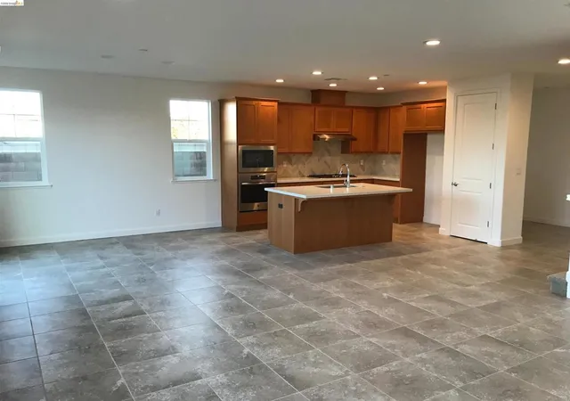Photo 4 of Single family home for sale at 739 Jennifer St, Brentwood, CA 94513 | MLS# 41147485 | Listing updated on 2026-09-15
