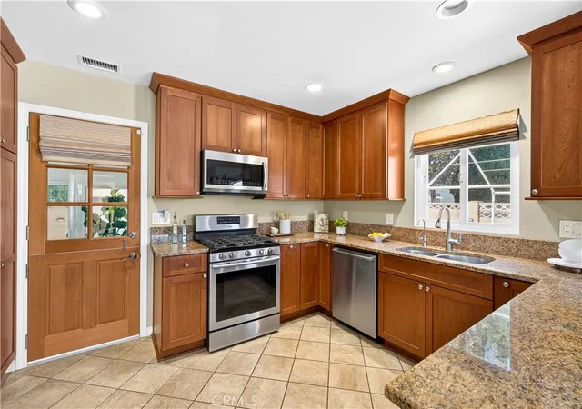 Photo 4 of Sale Pending at 6242 Cherokee Dr, Westminster, CA 92683 | MLS# OC26196406 | Listing updated on 2026-09-14