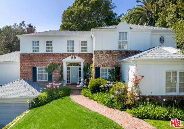 Photo 2 of Mansion for sale at 160 Bronwood Ave, Los Angeles, CA 90049 | MLS# 26985357 | Listing updated on 2026-09-16