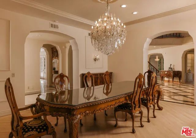 Photo 4 of Single family home for sale at 3829 Hayvenhurst Dr, Encino, CA 91436 | MLS# 26985333 | Listing updated on 2026-09-16