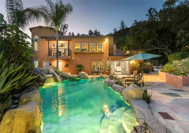 Photo 3 of Mansion for sale at 2401 Cascadia Dr, Glendale, CA 91206 | MLS# GD26193794 | Listing updated on 2026-09-15