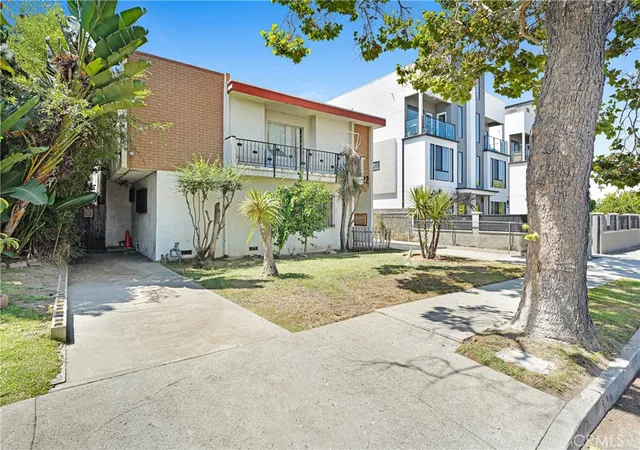 Multi family home for sale at 4522 St Charles Pl, Los Angeles, CA 90019 | MLS# PW26196740