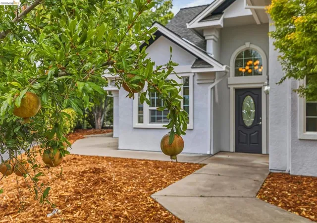 Photo 2 of Single family home for sale at 667 Twilight Ct, Sonora, CA 95370 | MLS# 41147497 | Listing updated on 2026-09-15